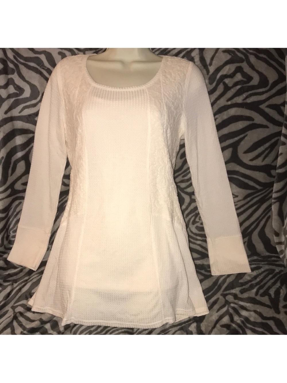 RXB medium Women's Cream Long-Sleeve Textured Tunic Top